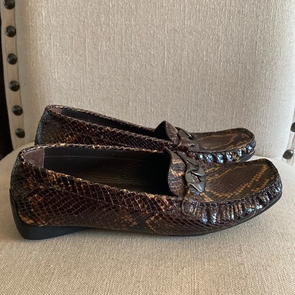 Stuart Weitzman | Shoes | Stuart Weitzman Snakeskin Bit  display picture 2